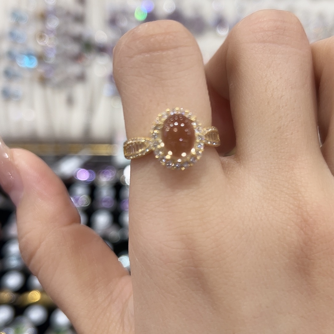 宠***爱18K金镶嵌烟晶戒指金托不保色