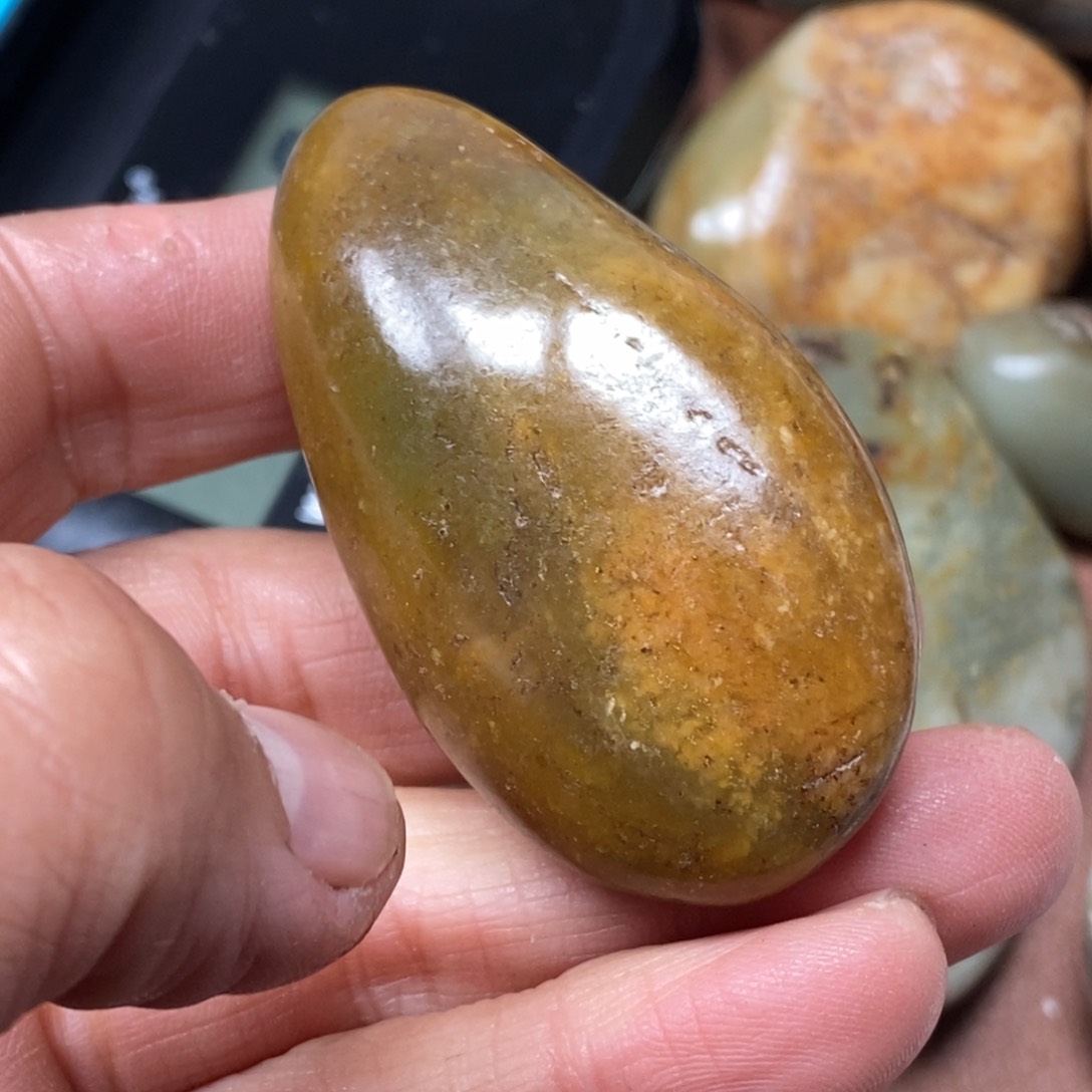 和田玉挂件足铂镶嵌