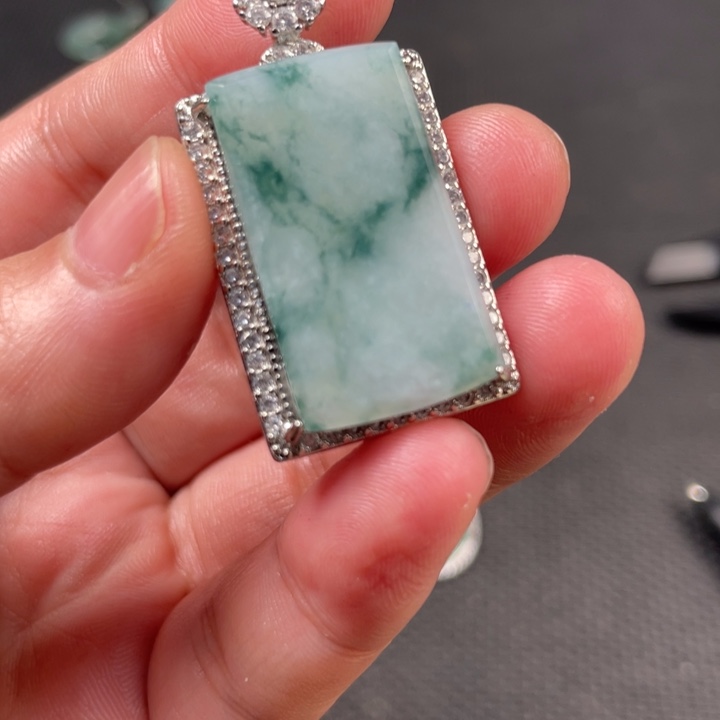 翡翠未镶嵌颈饰缅甸天然翡翠