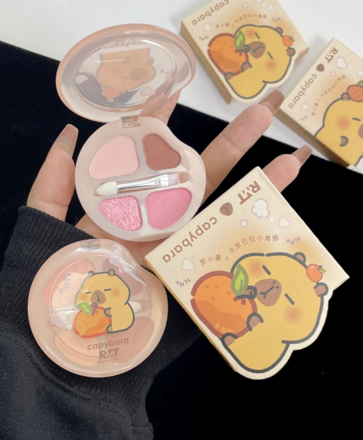 【派】 卡皮巴拉联名四色卧蚕盘眼部提亮裸妆流光风彩妆综合盘