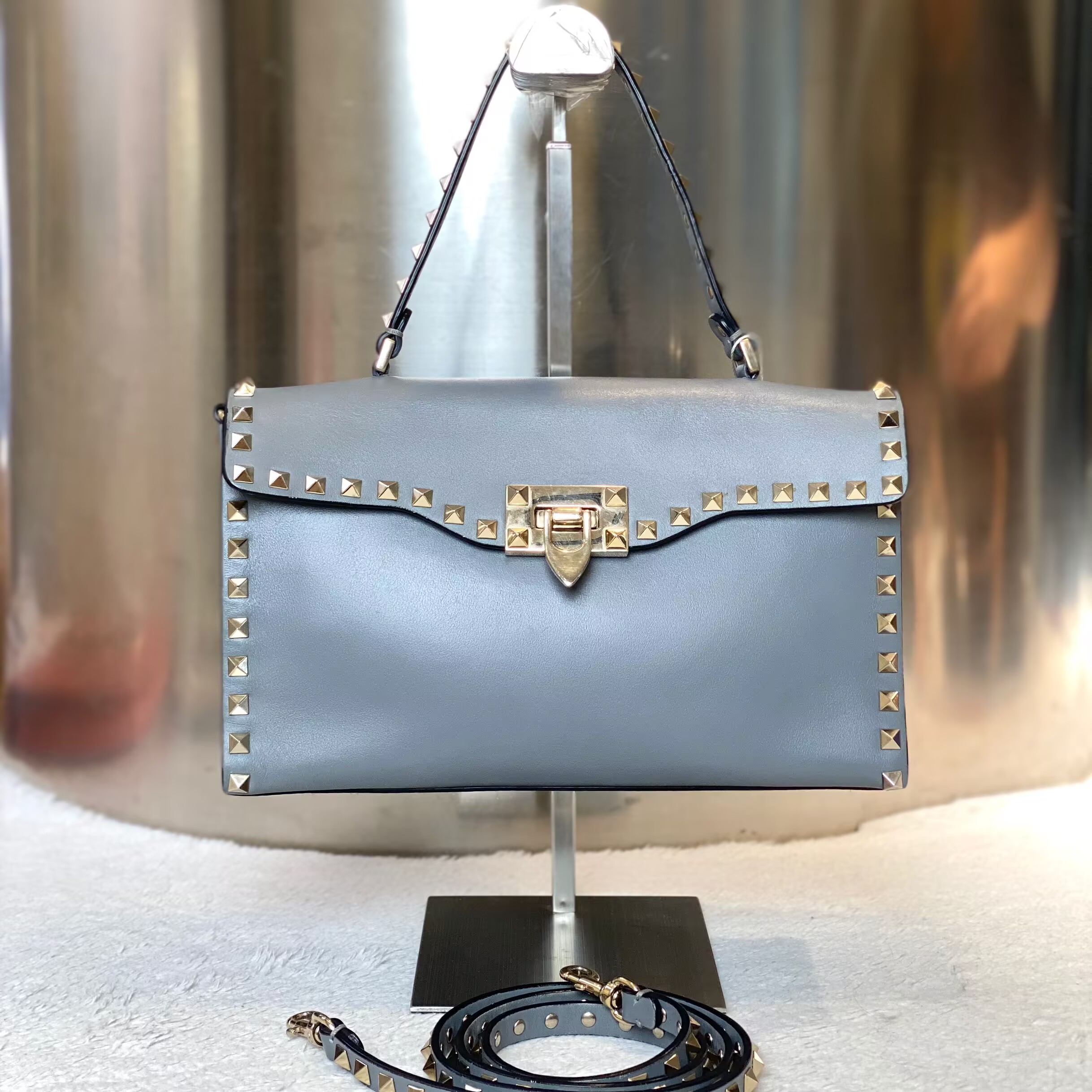 99新 Valentino/华伦天奴 古有98新华伦天奴灰色手提斜挎包4187