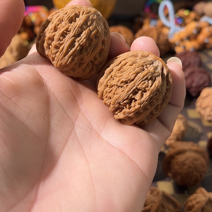 文玩核桃吊坠密纹