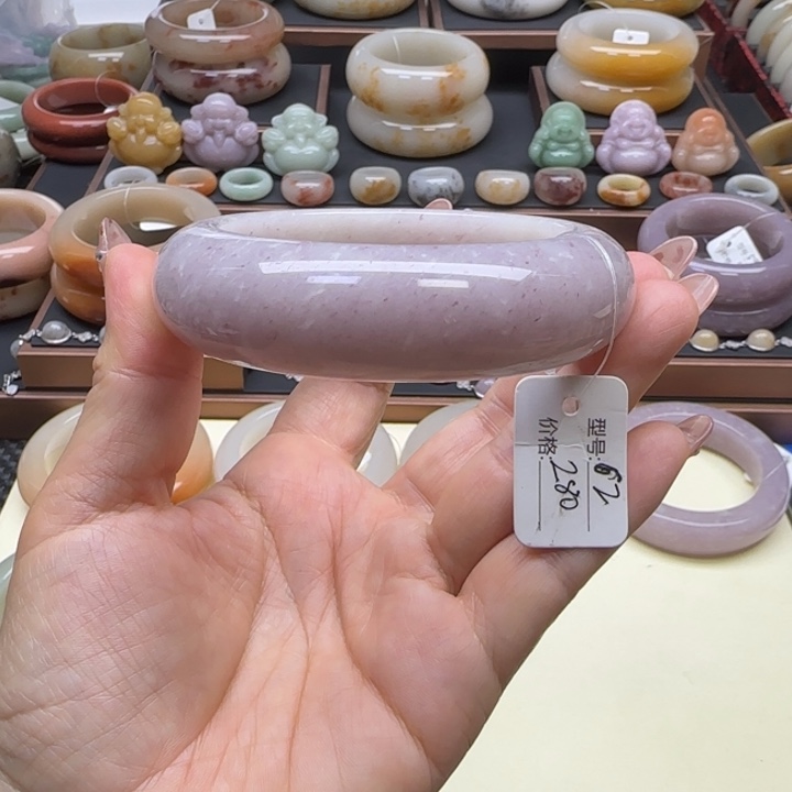 石英岩玉未镶嵌手镯