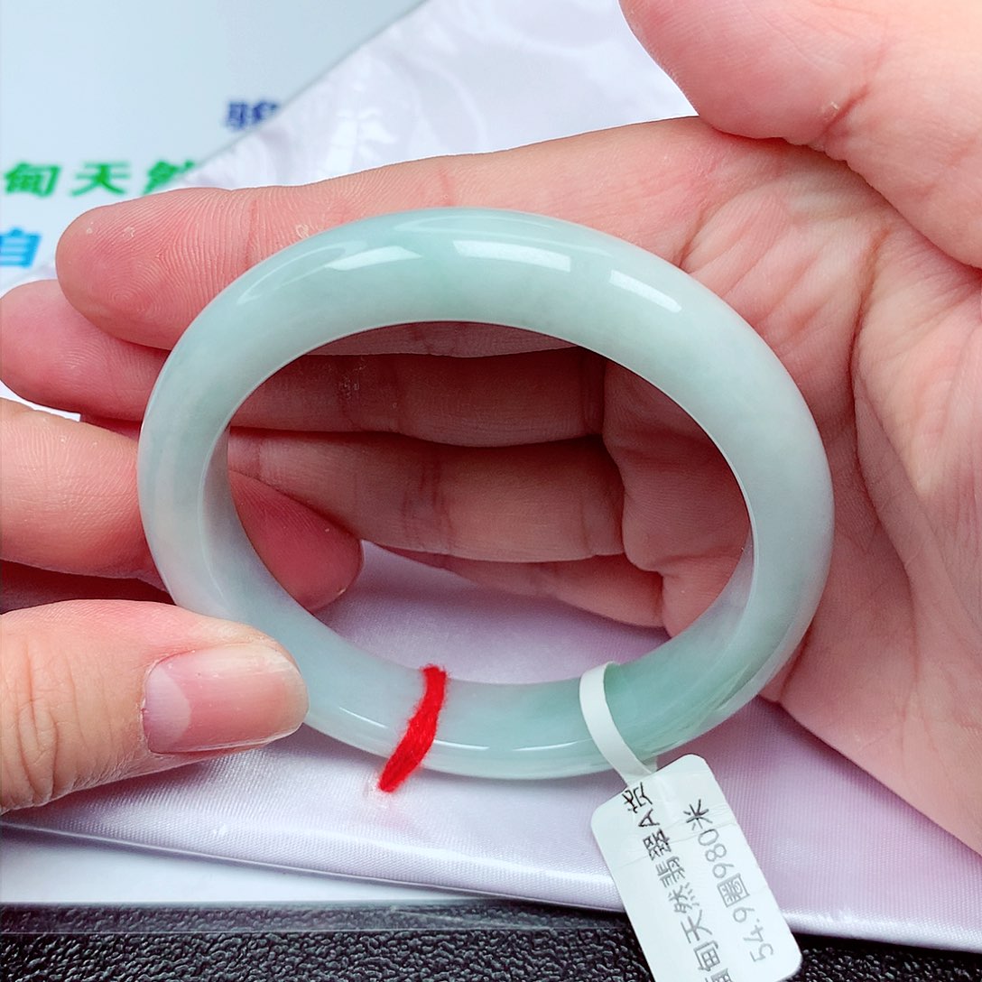 翡翠手镯未镶嵌54 55圈