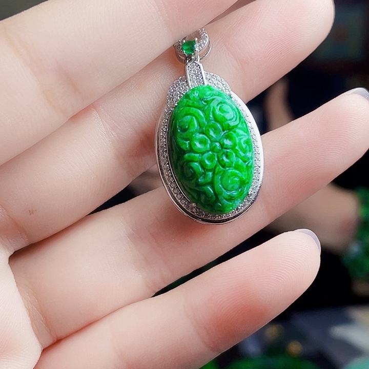 翡翠银S925镶嵌颈饰多样性