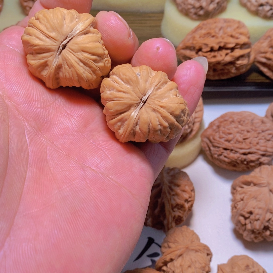 李***毅文玩核桃吊坠文玩核桃金蟾