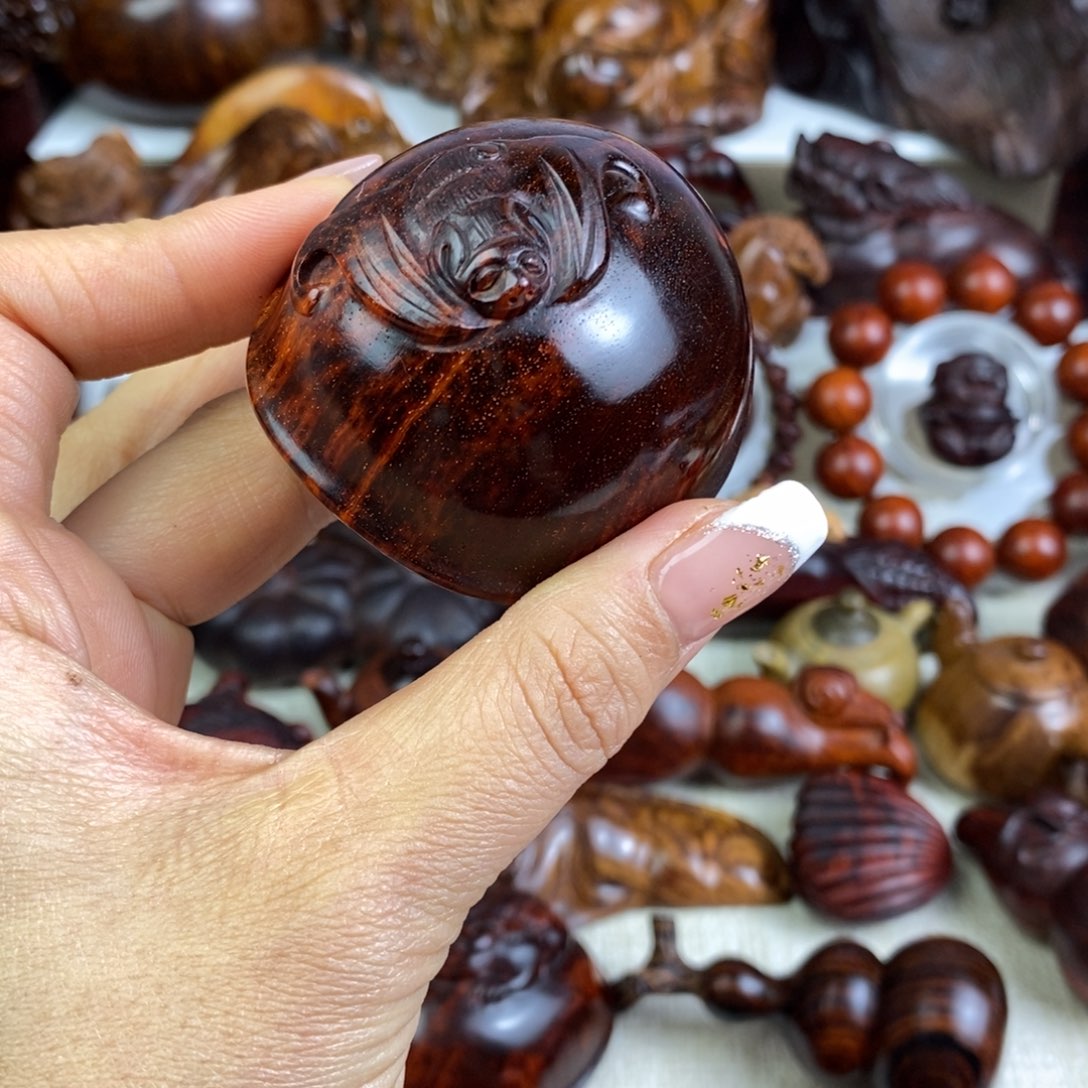 超***闲木印度小叶紫檀富甲手把件