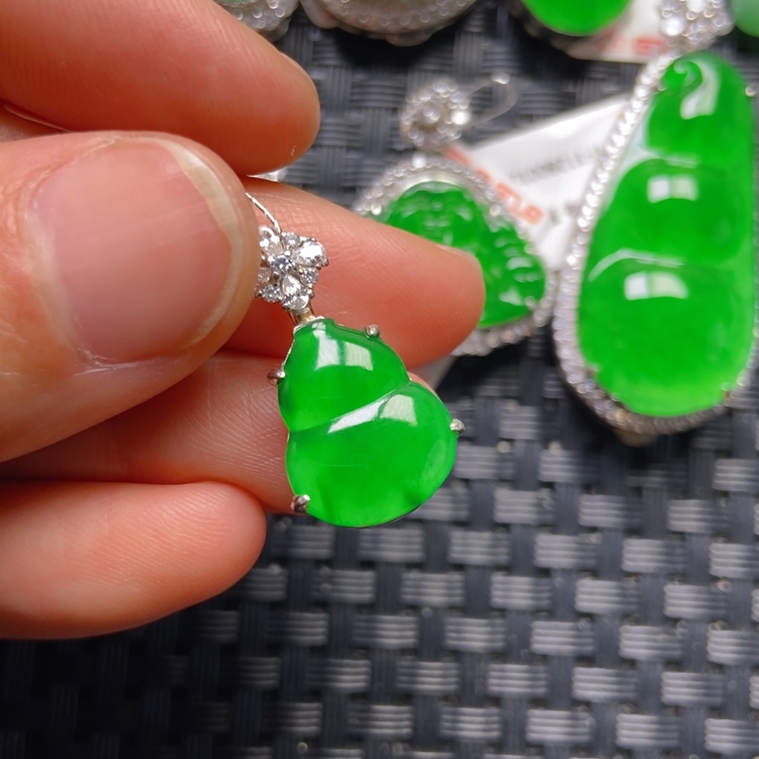 翡翠银S925镶嵌颈饰葫芦吊坠