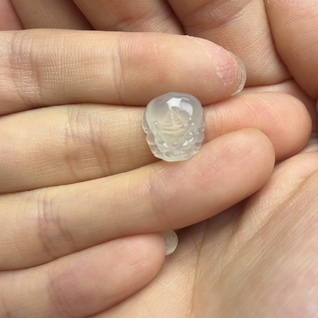 翡翠未镶嵌颈饰冰貔貅