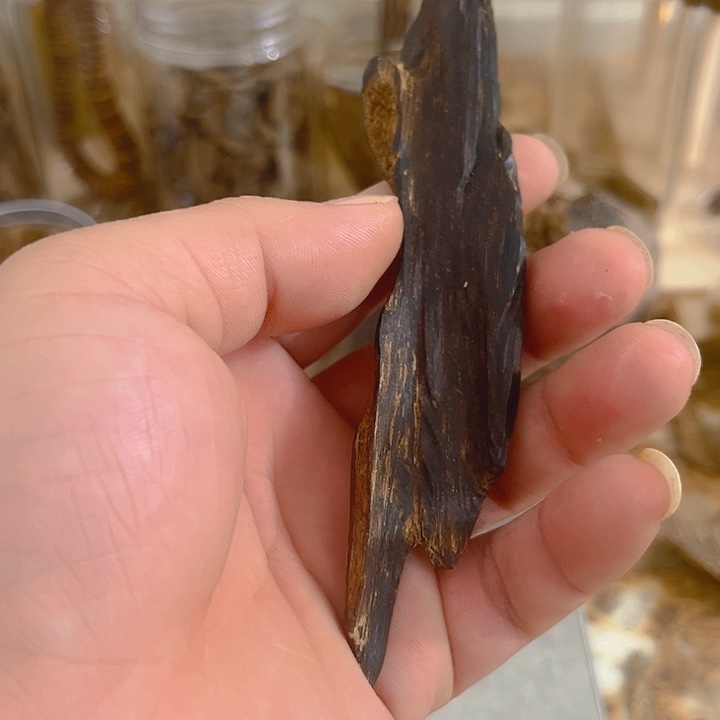 天然沉香料子沉香