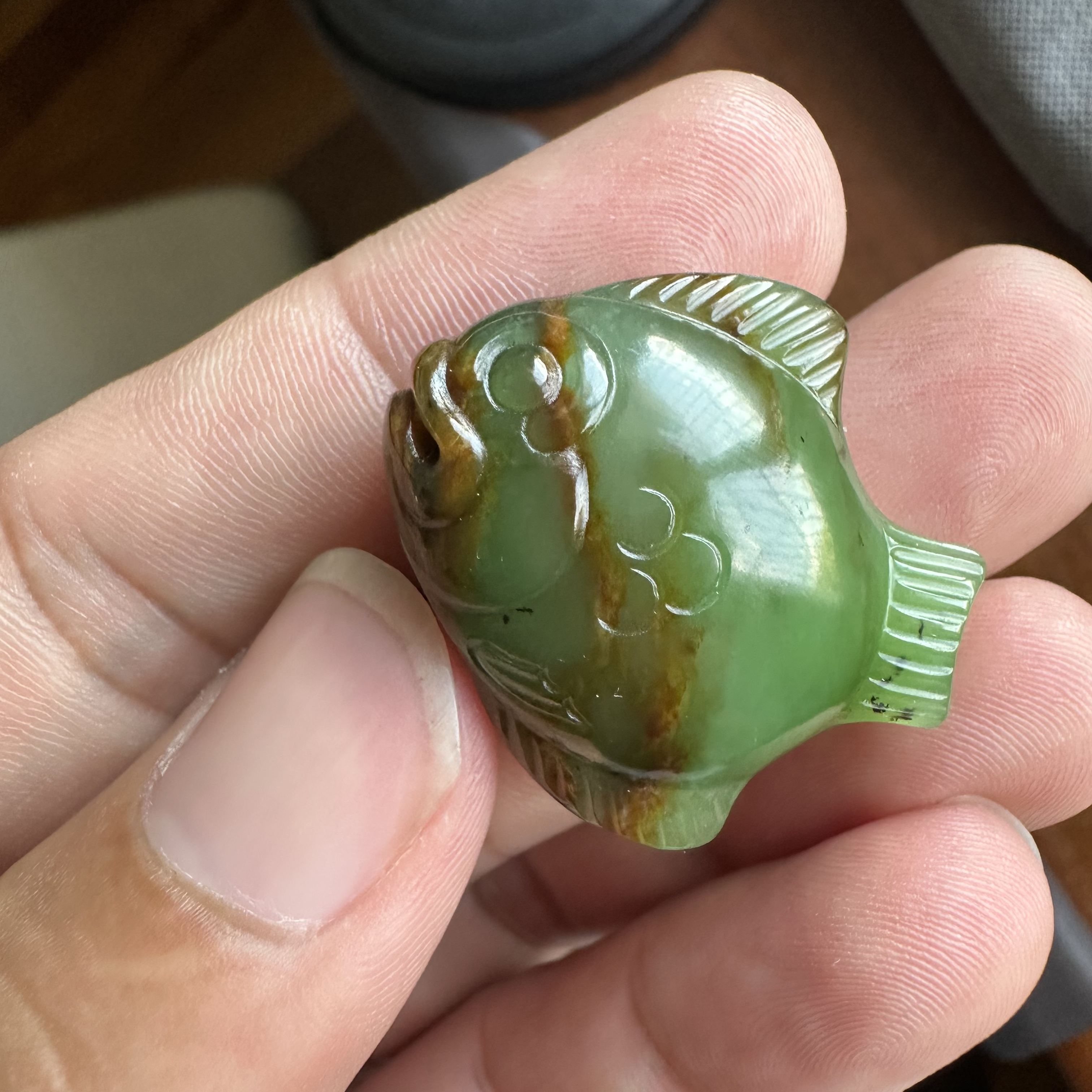集色堂俄碧乌兰乌德苹果绿红皮苏工巧雕热带鱼挂件12g