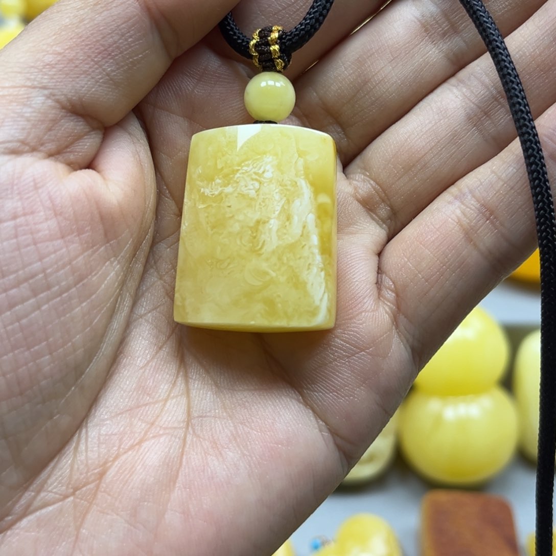 蜜蜡珠宝奇石未镶嵌