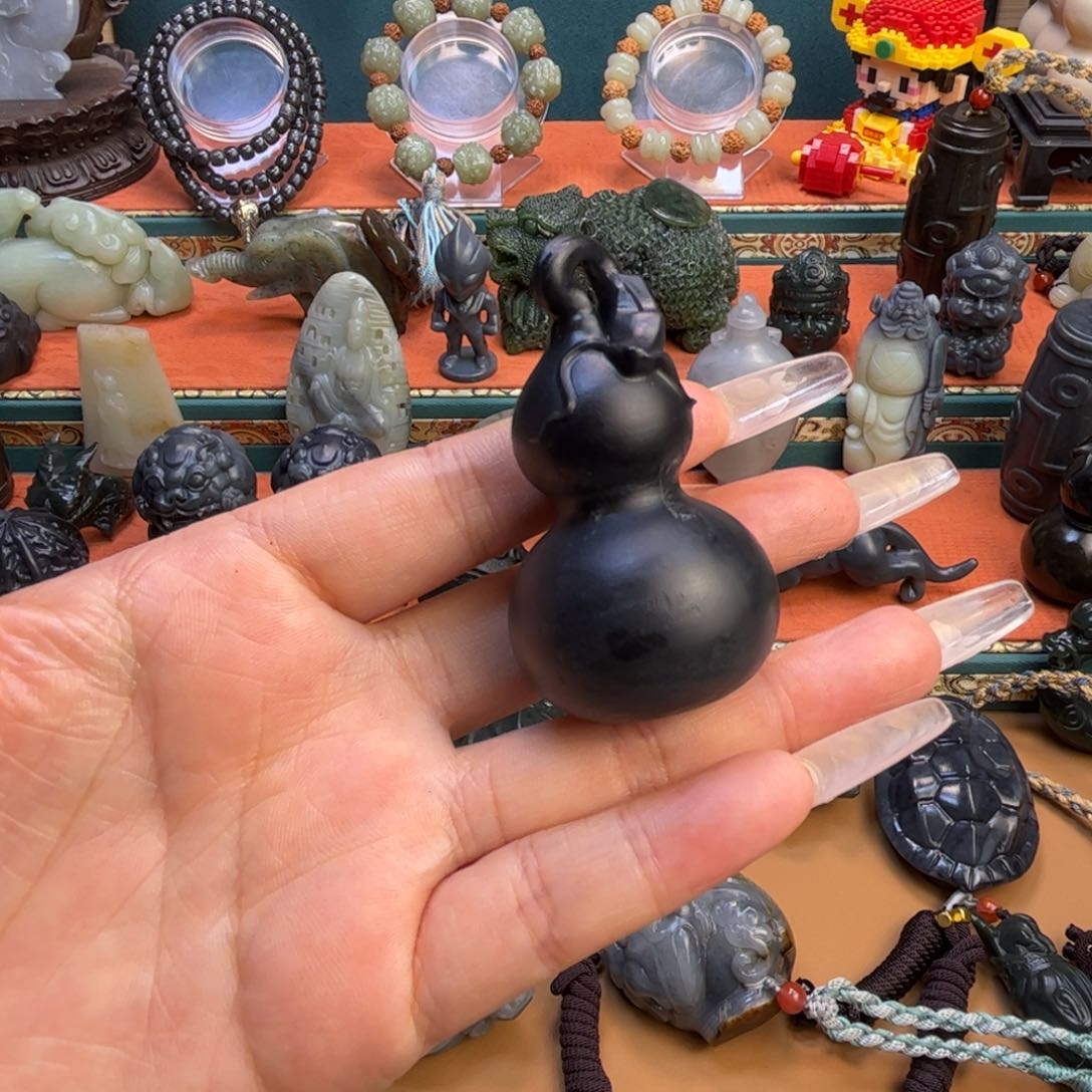 未镶嵌和田玉挂件威**哥