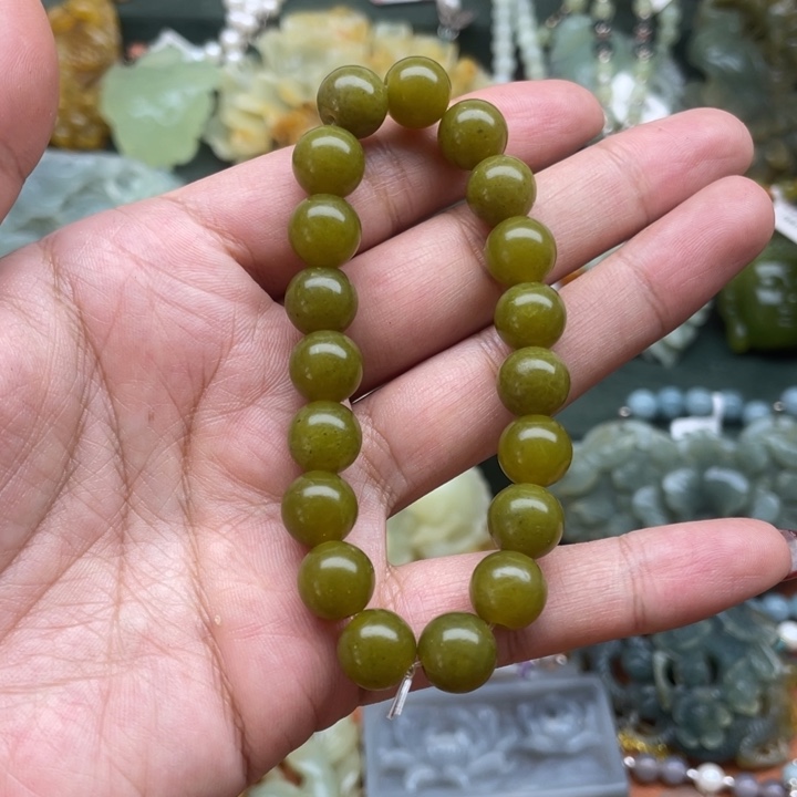 蛇纹石玉吊坠合金