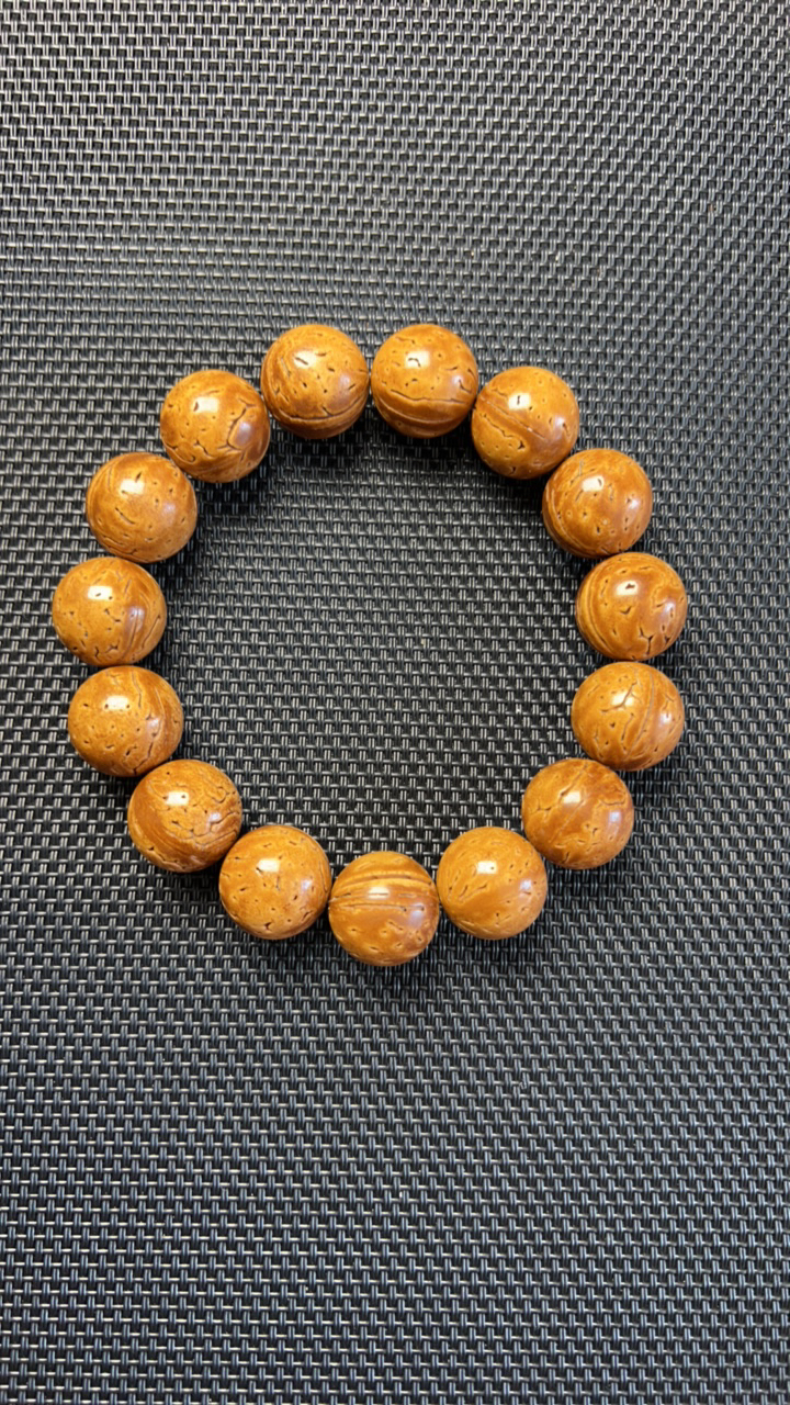 17尺寸精品东北桃核手串