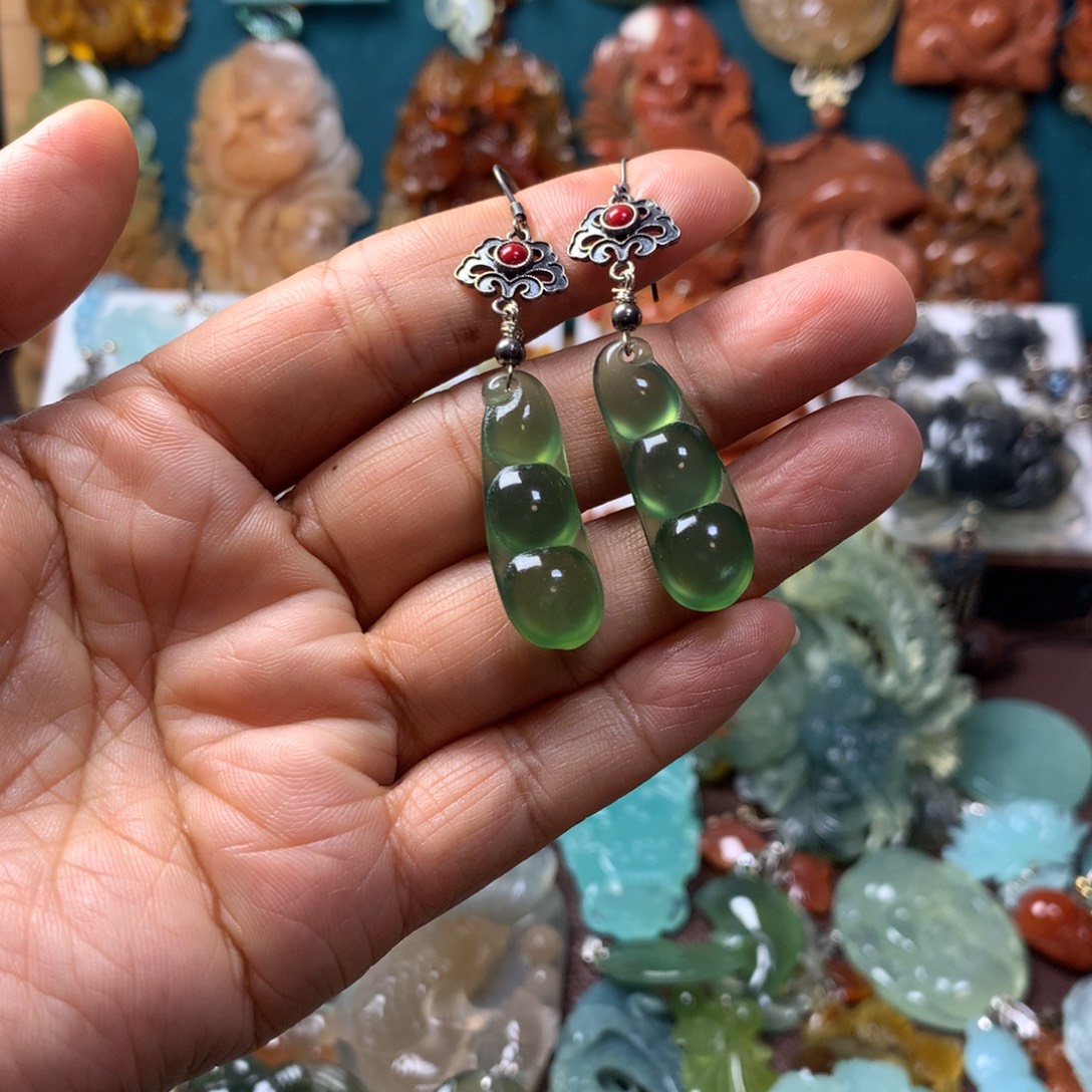 蛇纹石玉未镶嵌耳坠