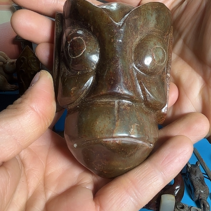 和田玉未镶嵌把件