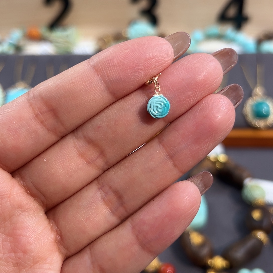 绿松石18K金镶嵌山茶花滴溜