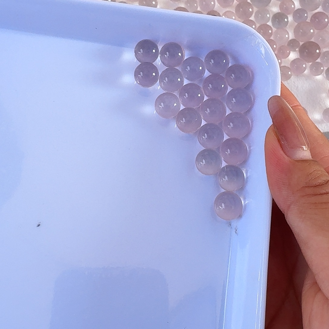 未镶嵌颈饰水晶?