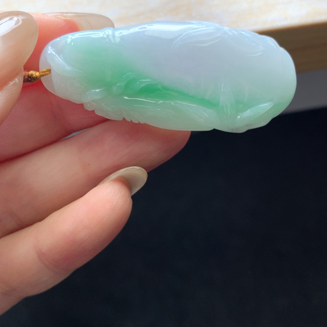 翡翠未镶嵌颈饰吊坠