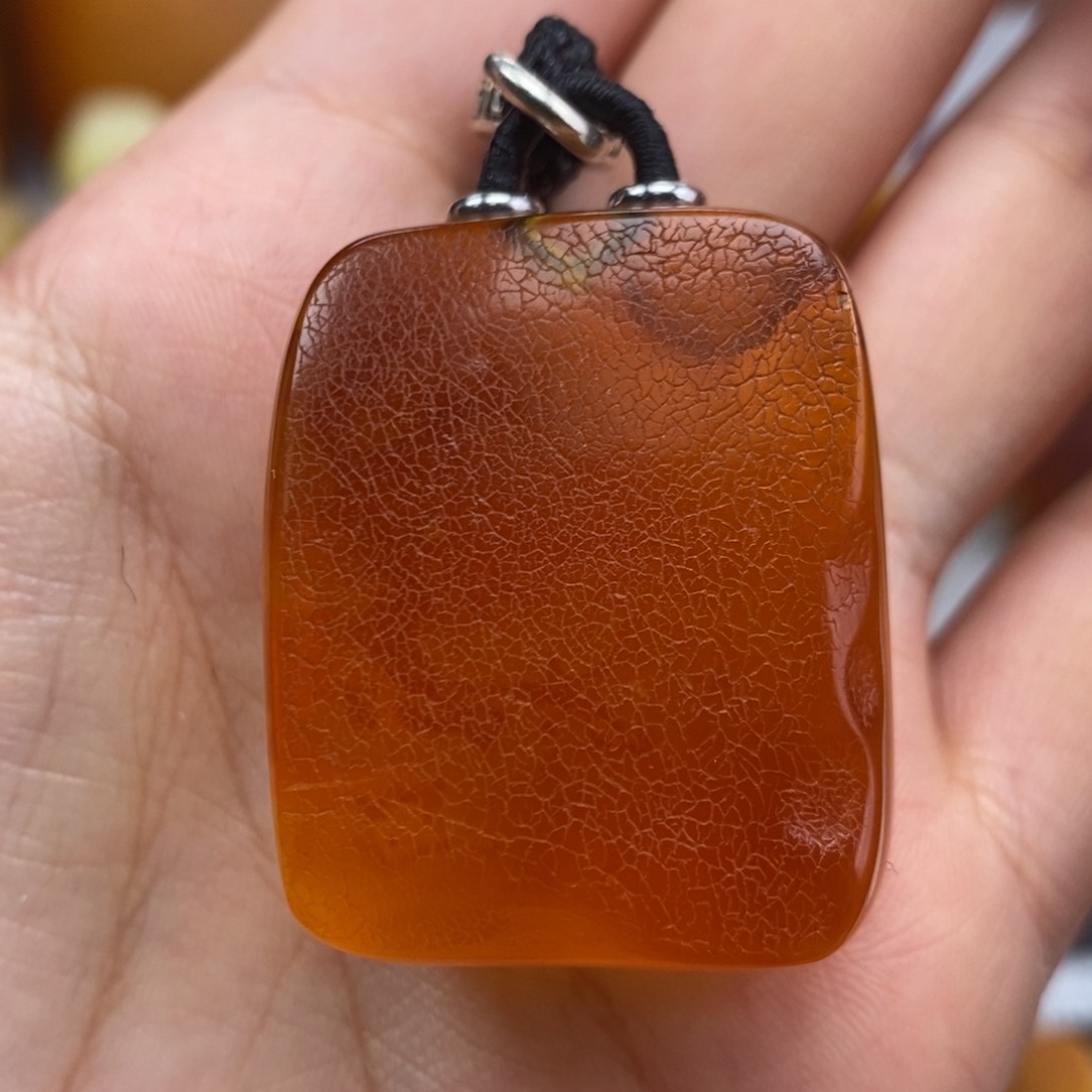 琥珀吊坠(赠链)未镶嵌