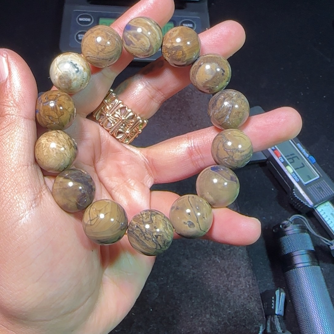 琥珀未镶嵌裸石琥珀