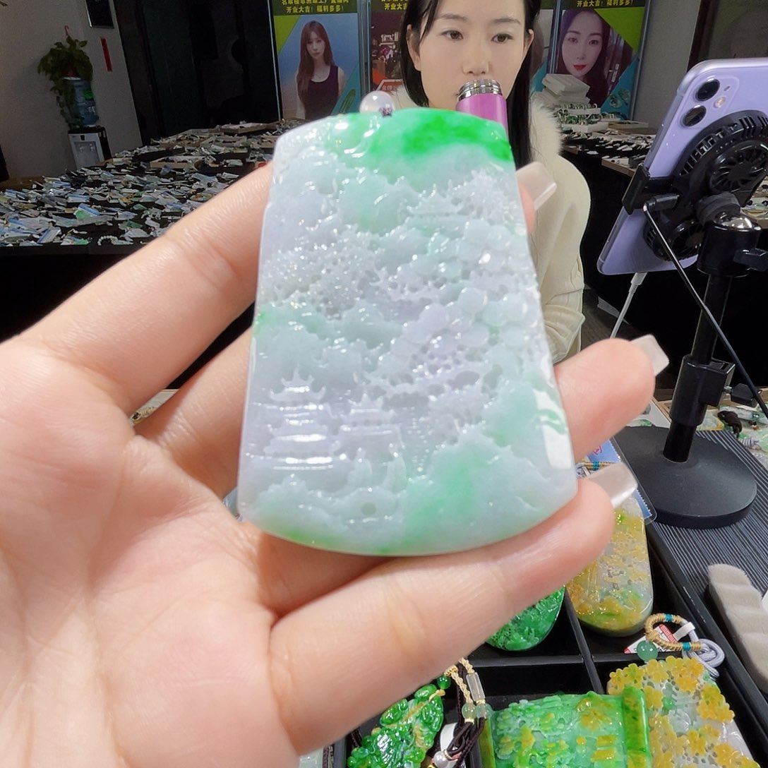 颈饰未镶嵌翡翠一