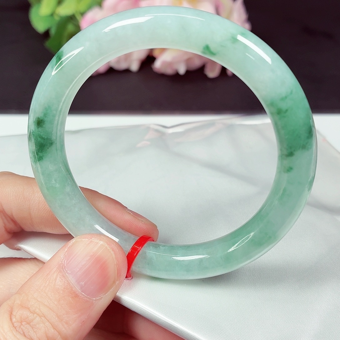 翡翠未镶嵌手镯6000