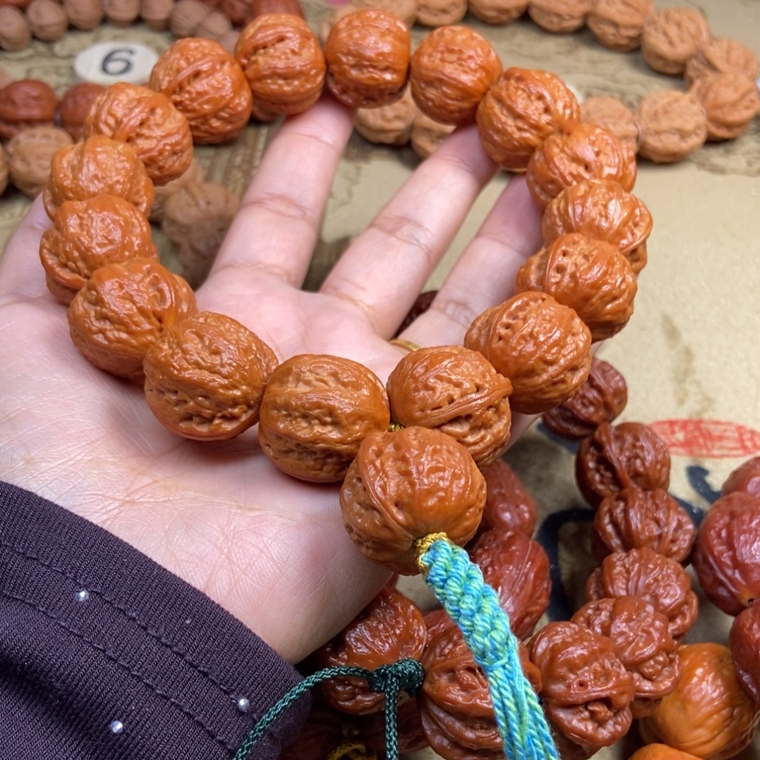 胥***伙吊坠文玩核桃元宝手持文玩核桃