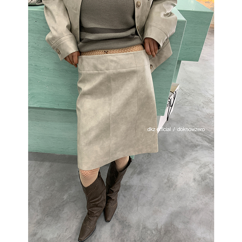 DKZ复古红色皮半裙