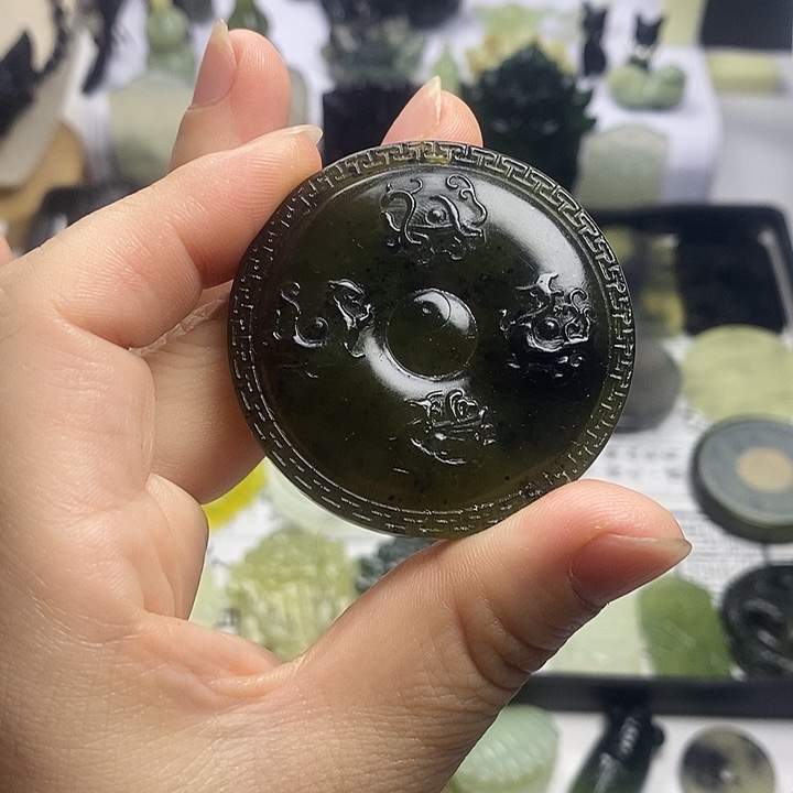 合金蛇纹石玉颈饰浅**眠