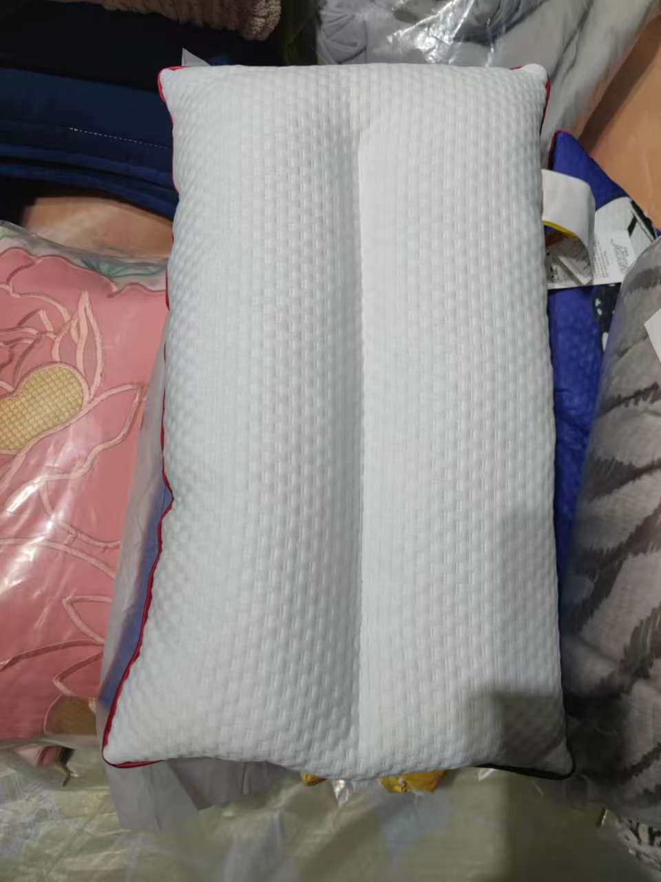 乳胶枕 碎乳胶填充 成人儿童枕