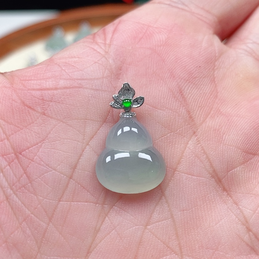 【闪购商品】翡翠吊坠(不含链)18K金镶嵌