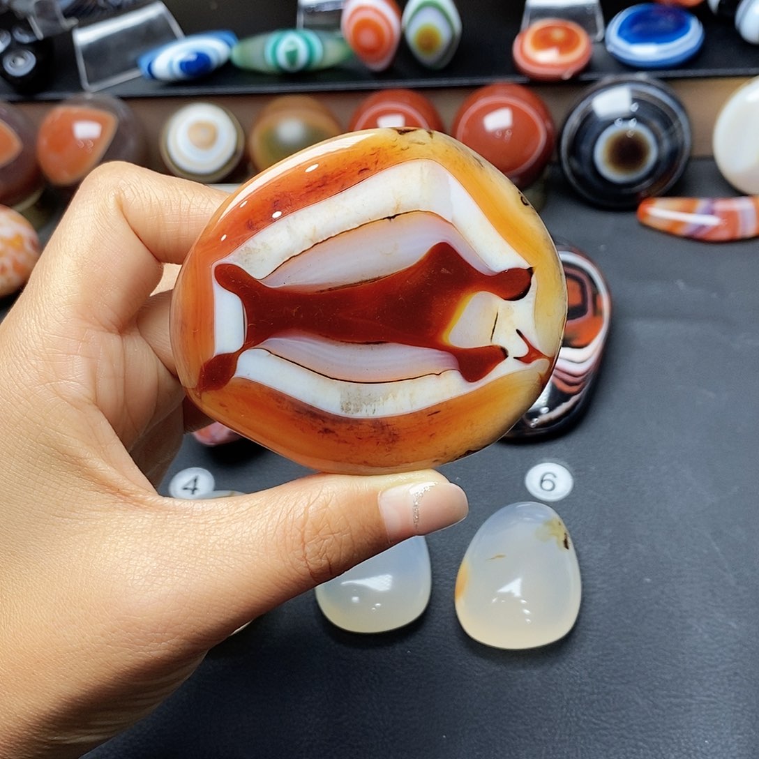 未镶嵌两毛玛瑙/玉髓