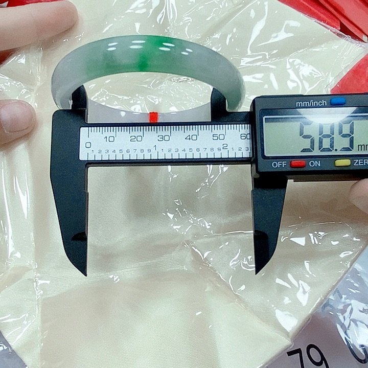 翡翠手镯未镶嵌79                