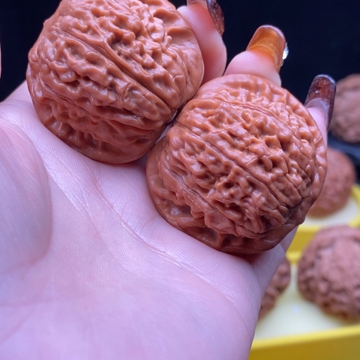 卜***。文玩核桃把件莲花