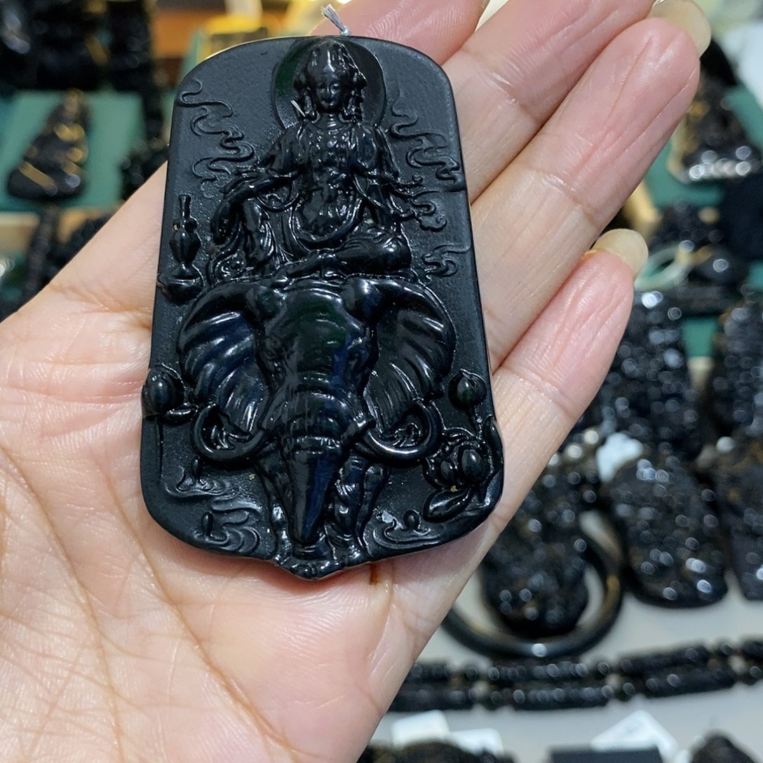 希***哥蛇纹石玉未镶嵌颈饰