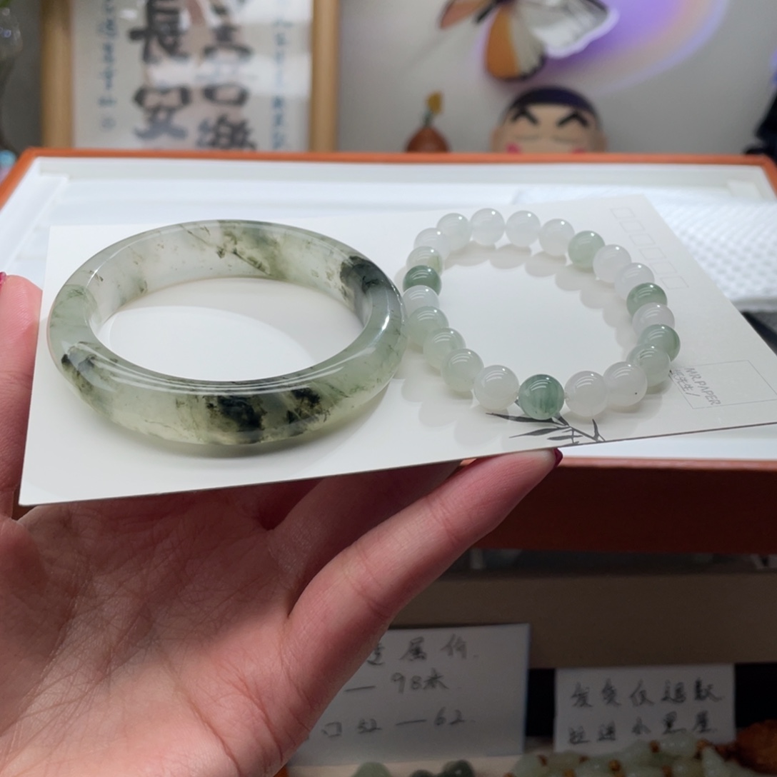 热***士石英质玉（天山翠）未镶嵌手镯52.4圈口