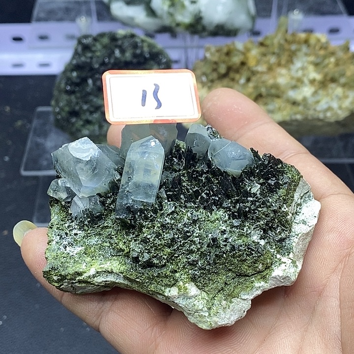 有机玻璃巴基斯坦绿莲水晶共生兔毛13