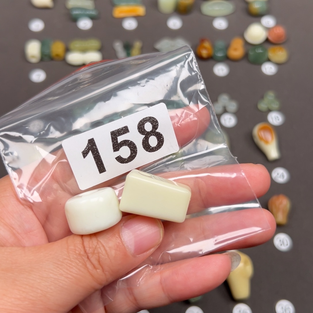 未镶嵌蛇纹石玉颈饰J***y