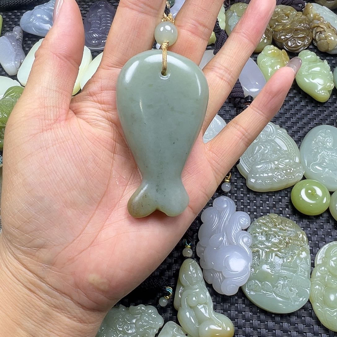 和田玉未镶嵌吊坠(不含链)漏，不退不换，卡70