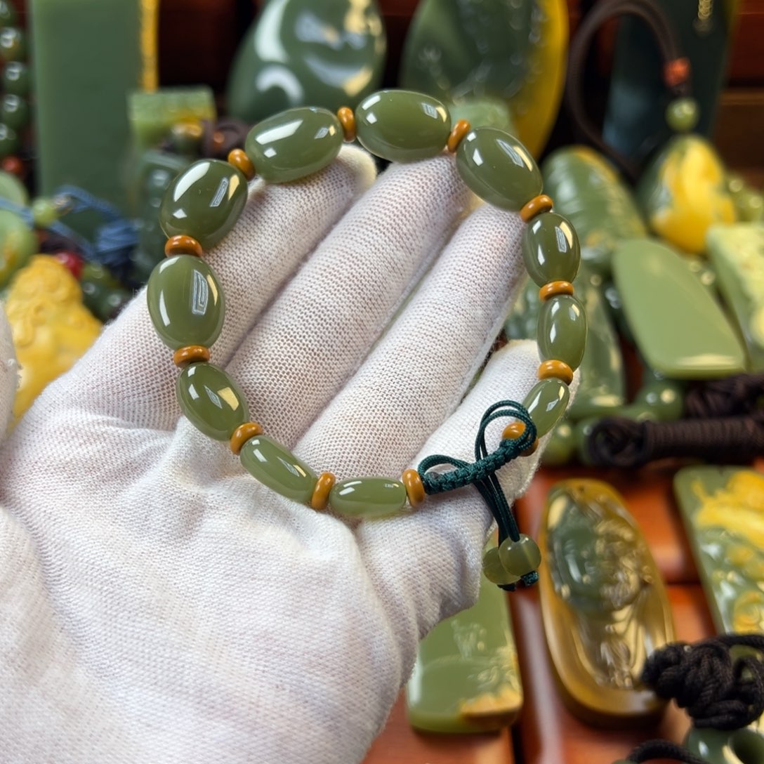 岫岩老玉（透闪石质玉）手链未镶嵌