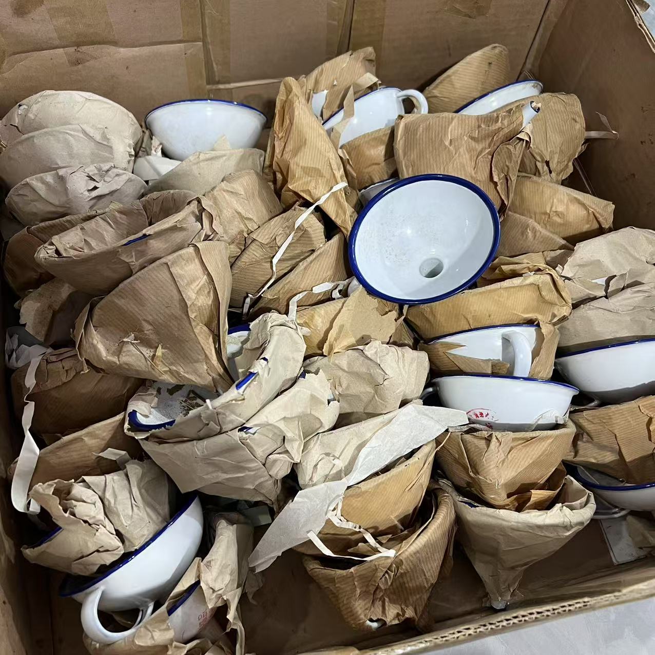 【544】60年代搪瓷漏斗（直径10.5高9）