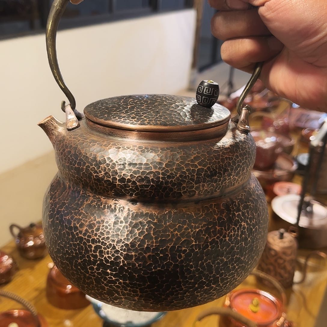 紫铜葫芦复古壶手工锻打工艺