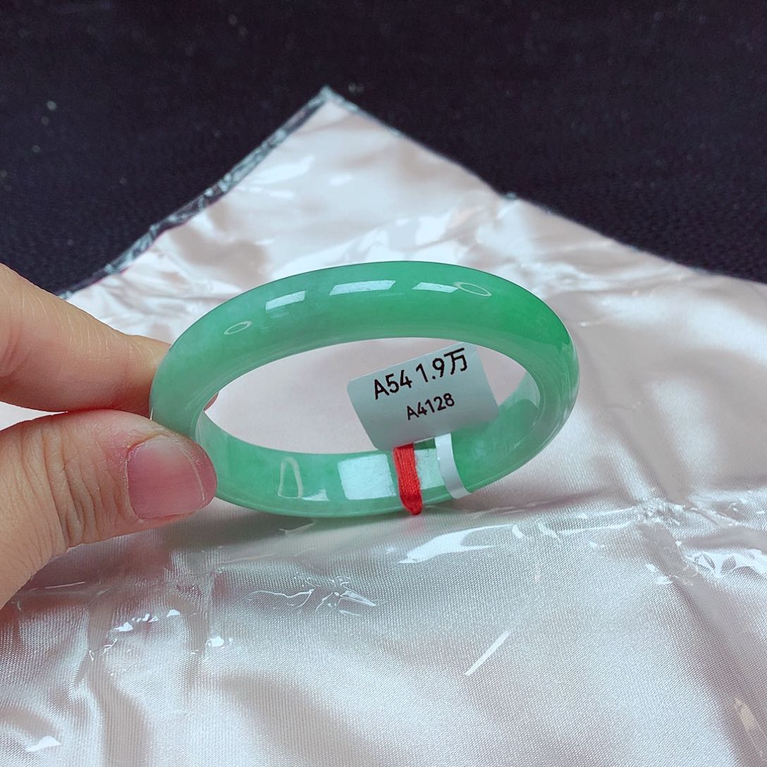 翡翠手镯未镶嵌手镯54