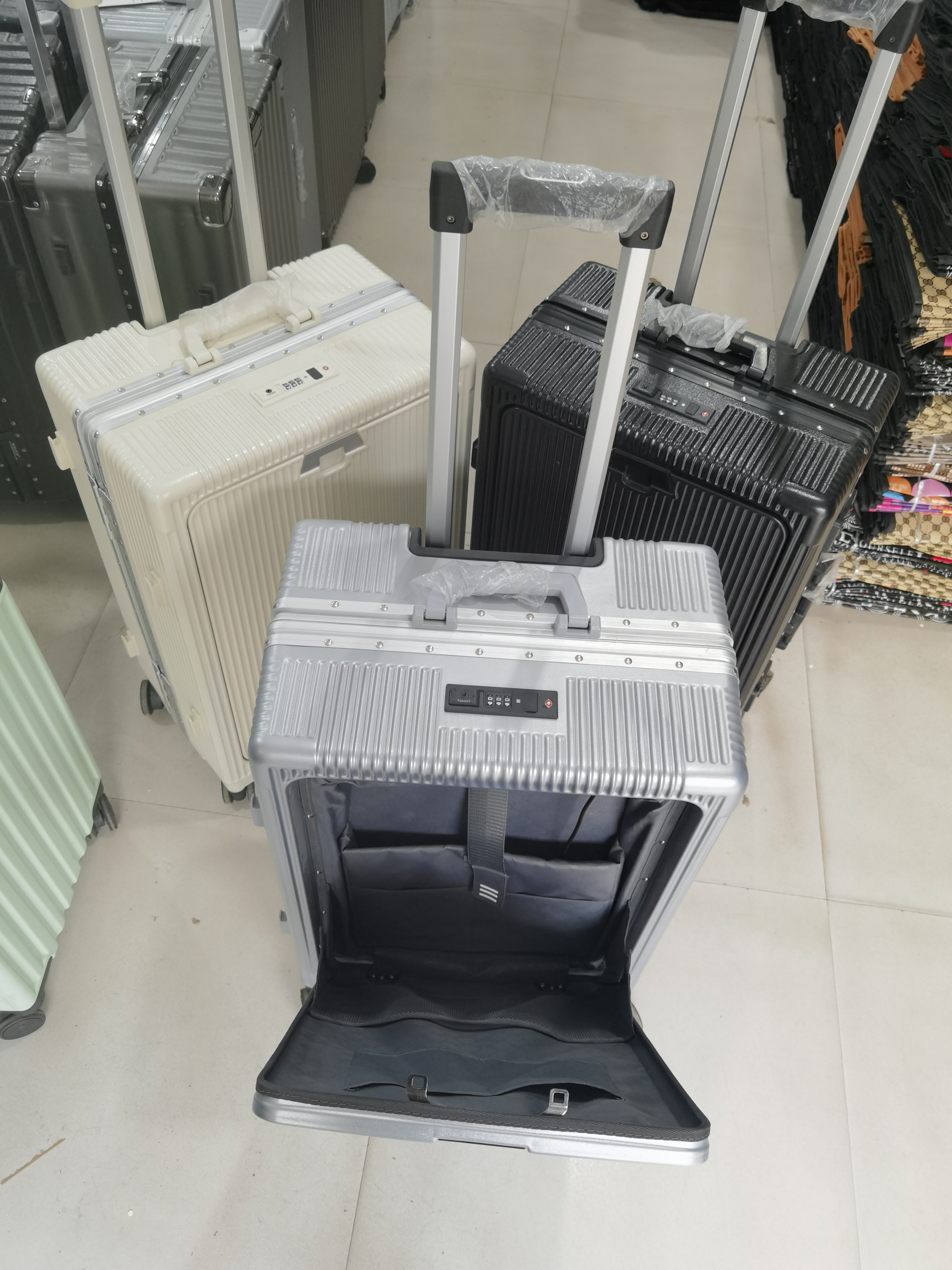 前开电脑箱断色断码尾单