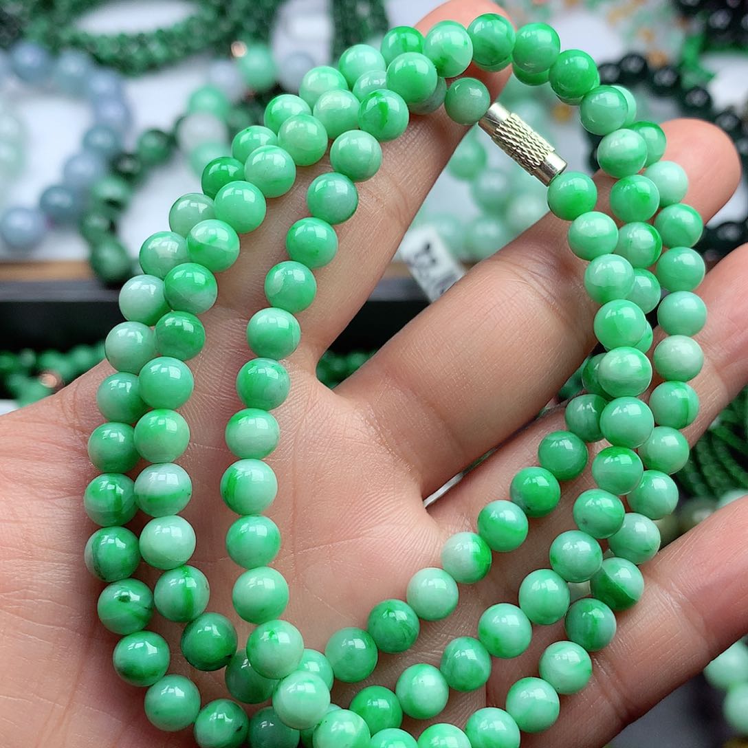 翡翠颈饰未镶嵌项链