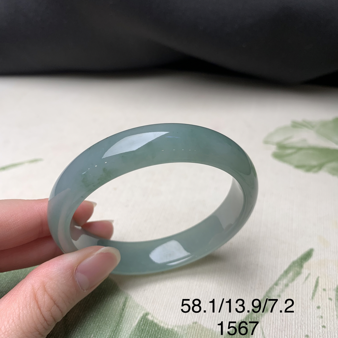 57.8圈口油青底飘花正圈天然缅甸翡翠手镯#货号1567