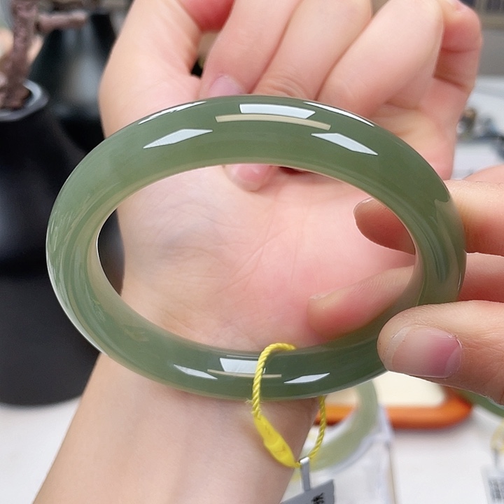 和田玉手镯59未镶嵌