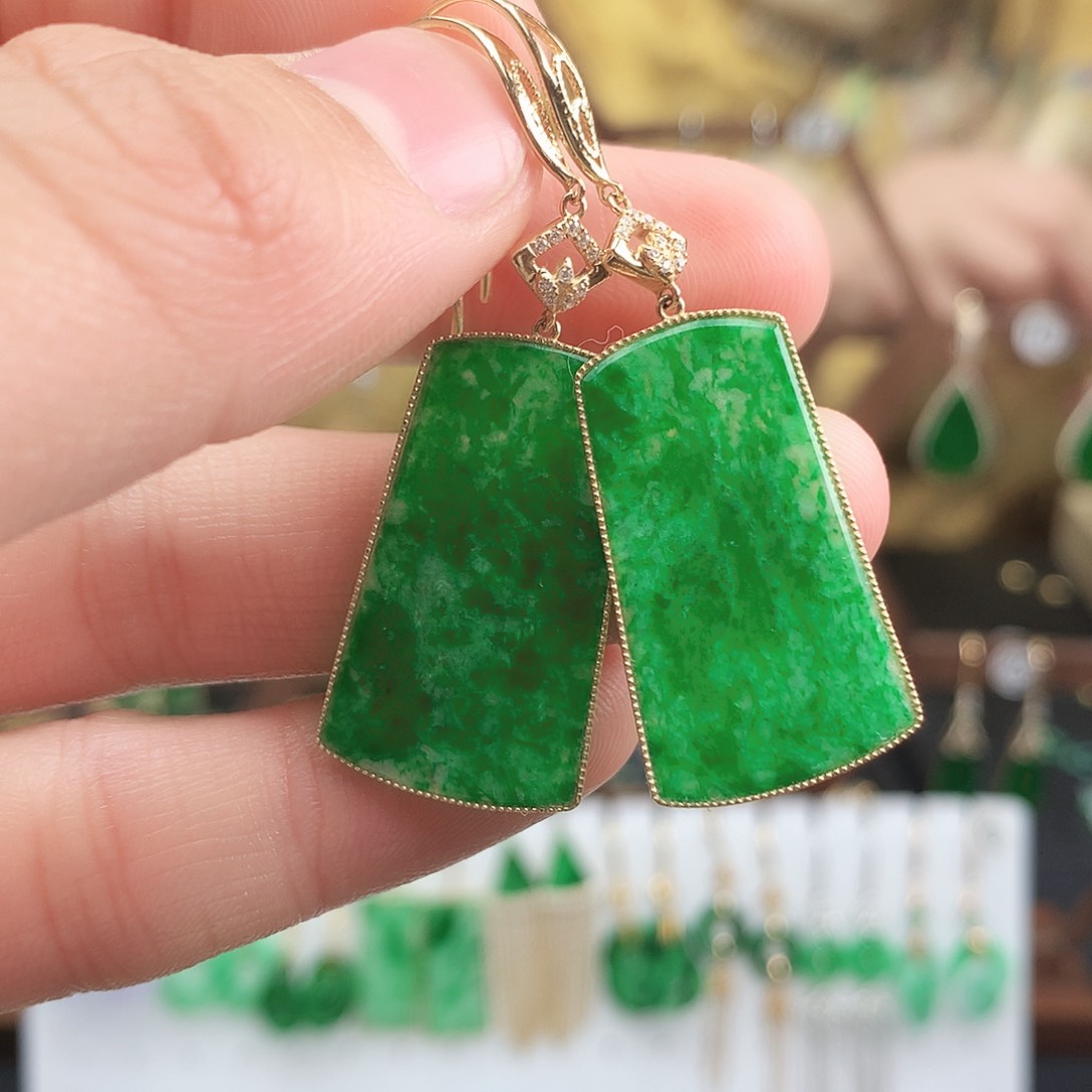 翡翠耳饰18K金镶嵌耳饰